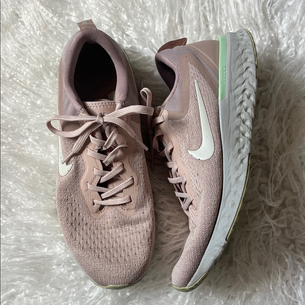 Nike Odyssey React 
 Womens Light Pink & White Running Sneakers size 9.5